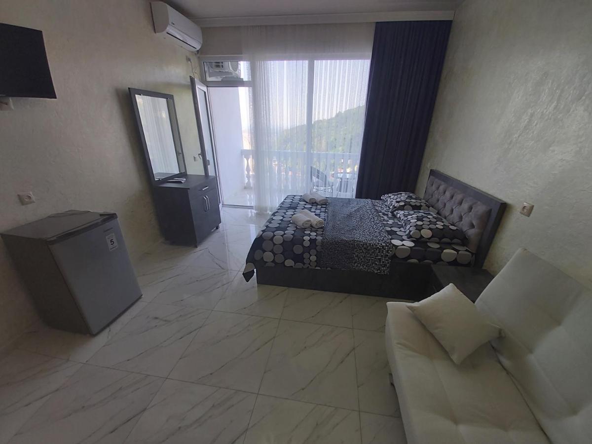Hotel Zura Palace 크바리아티 외부 사진