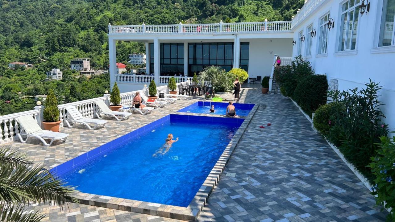 Hotel Zura Palace 크바리아티 외부 사진